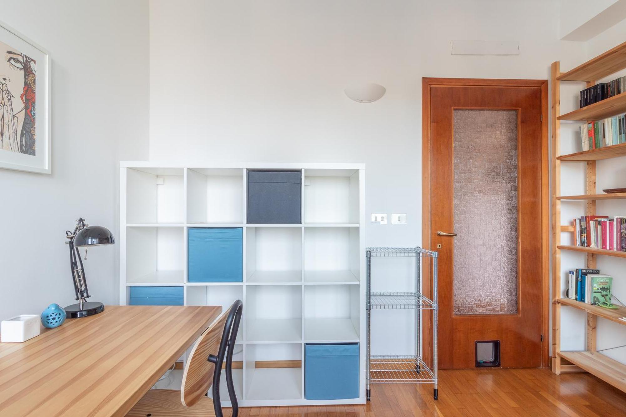 Trilocale In Via Pogatschnig 40 -- San Siro-rho Fiera-duomo * Milano